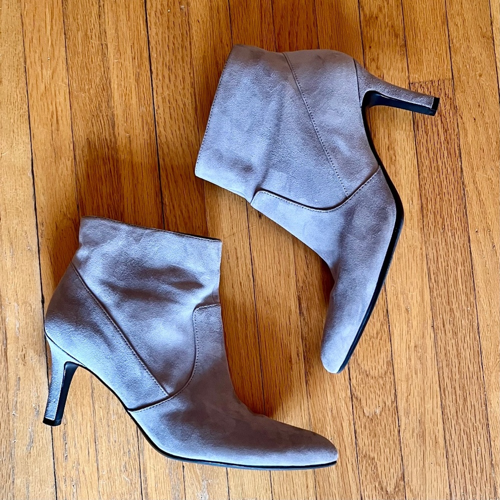 Naturalizer Suede Kitten-heeled Booties
